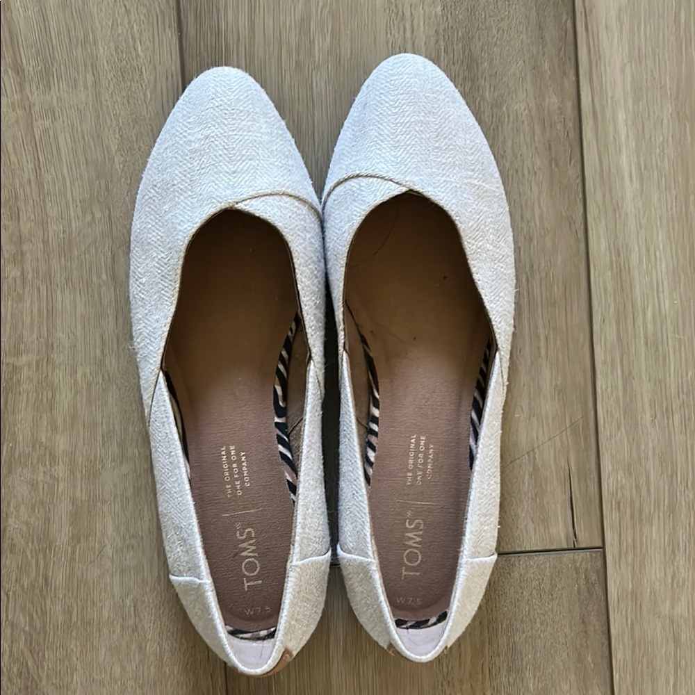 Toms Women's Cream Loafers